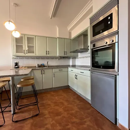 Relax, Sea And Mountains Apartamento *